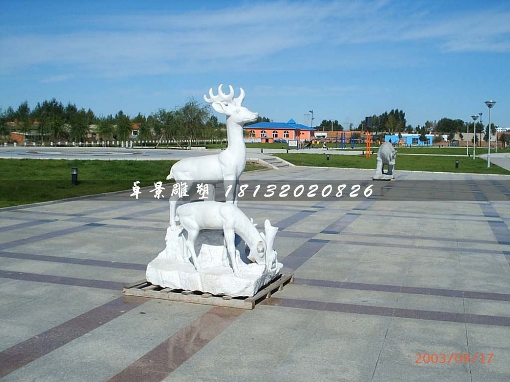 公園小鹿雕塑，廣場石頭鹿