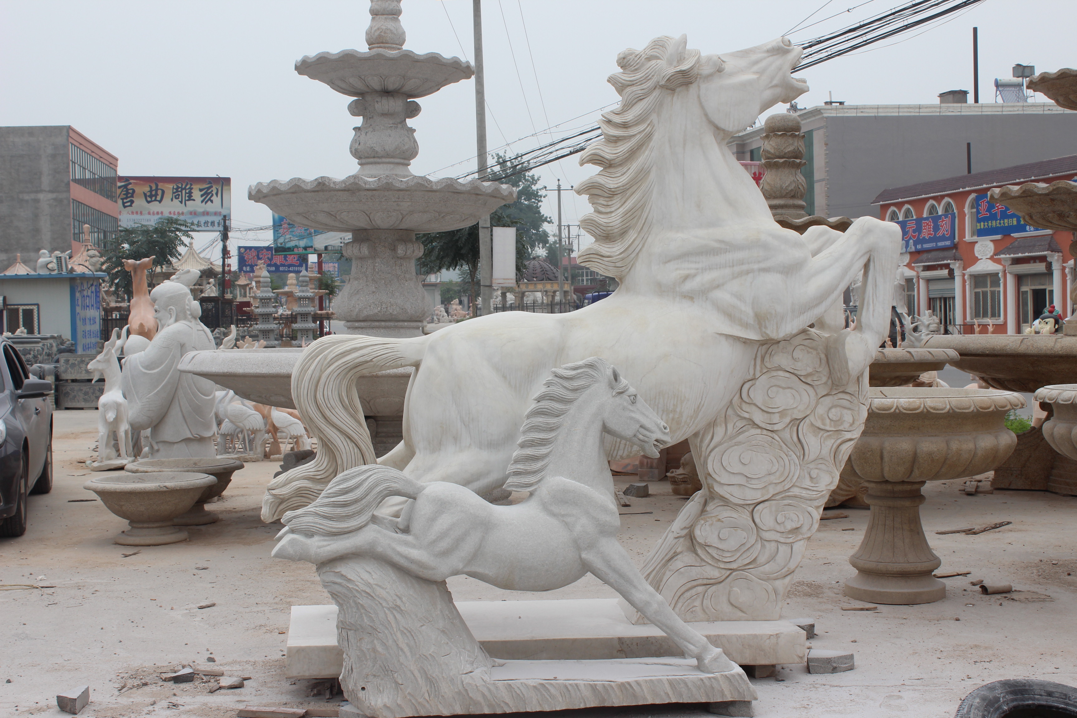 石雕馬，馬踏祥云石雕，漢白玉馬踏祥云雕塑