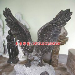 老鷹石雕，青石鷹雕塑