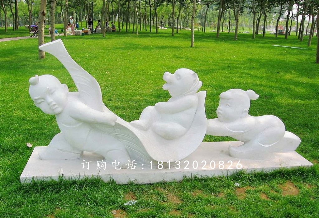 公園兒童嬉戲雕塑，兒童高興玩耍雕塑