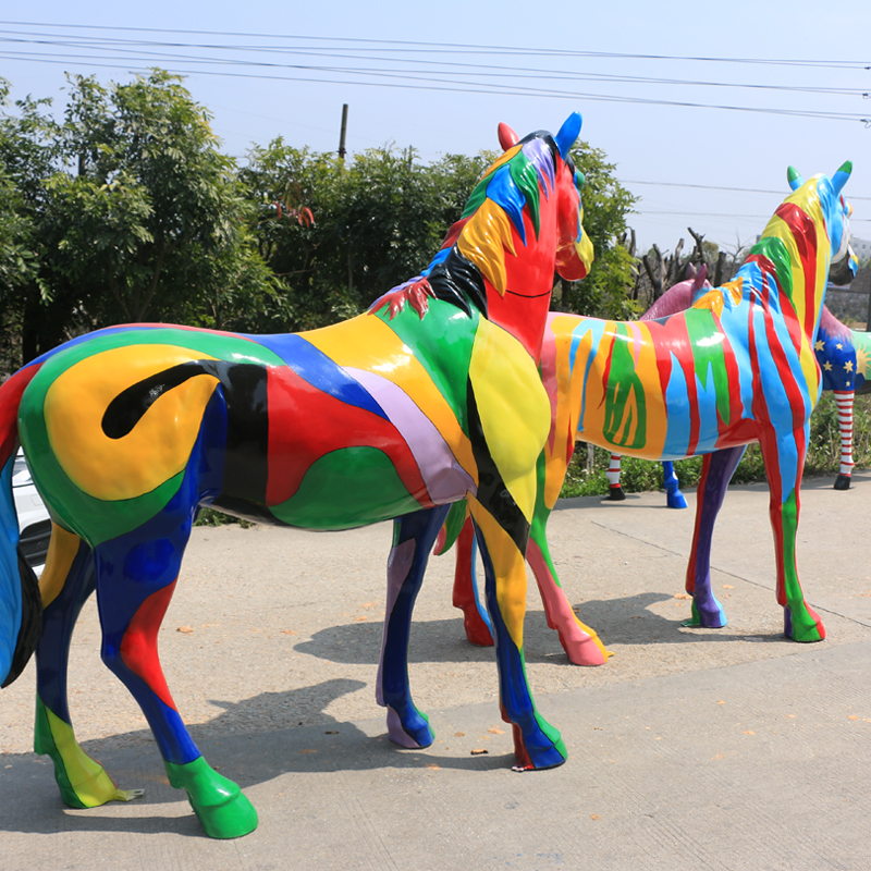 彩繪馬雕塑，玻璃鋼動物 (2)