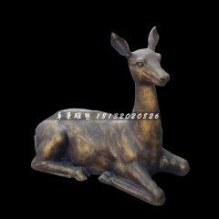 臥著的小鹿銅雕，公園動物銅雕
