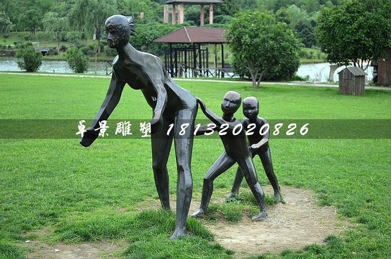 老鷹捉小雞銅雕，公園抽象人物雕塑