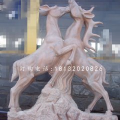 兩只鹿石雕，晚霞紅動物雕塑