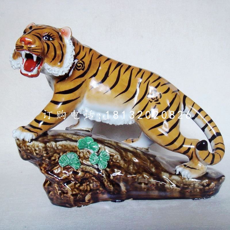 玻璃鋼老虎上山雕塑，動(dòng)物雕塑