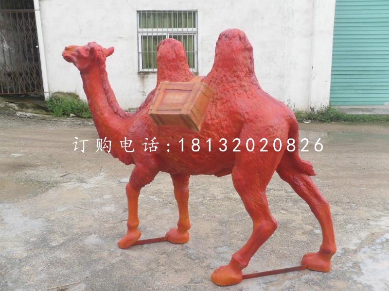 紅色駱駝雕塑，玻璃鋼動(dòng)物雕塑