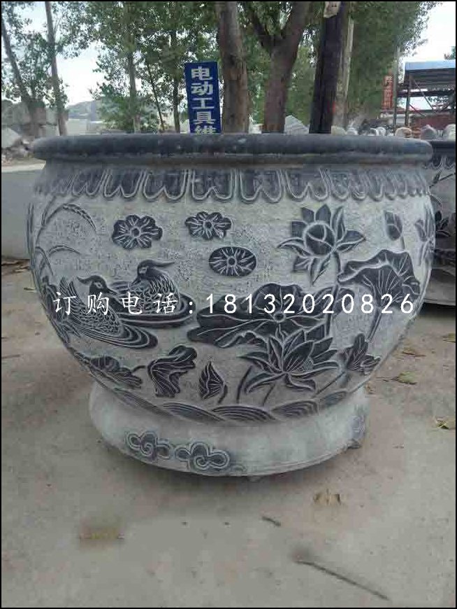 荷花石浮雕水盆，青石水缸