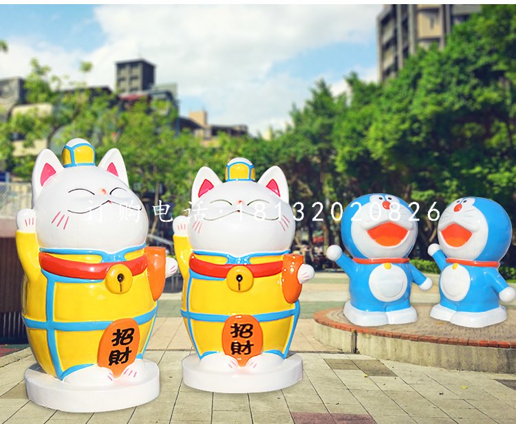 招財(cái)貓雕塑，玻璃鋼卡通多啦a夢(mèng).jpg