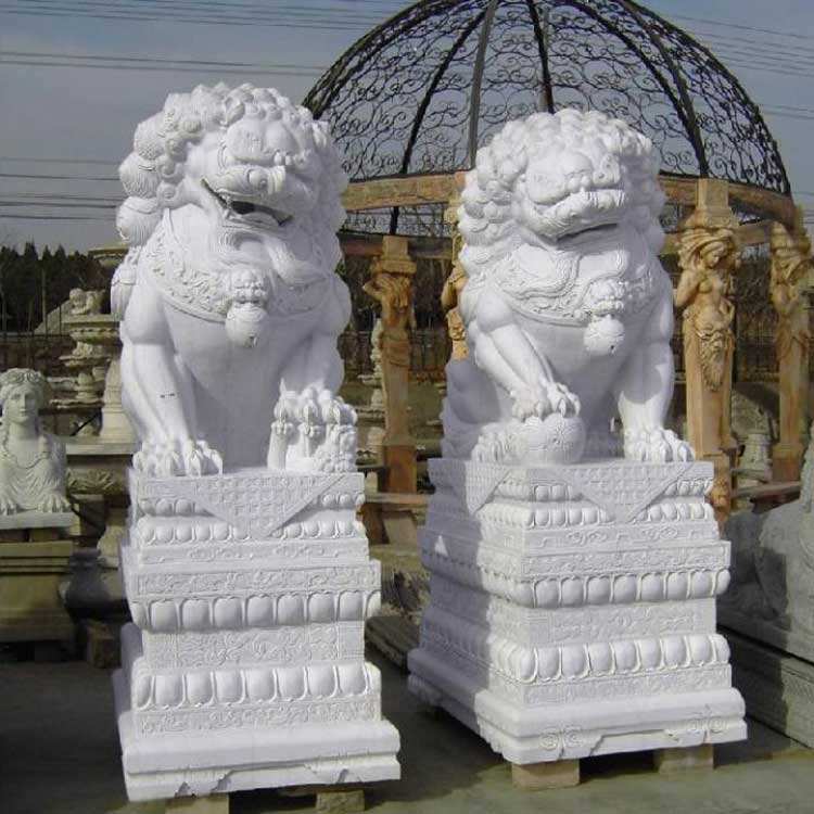 大理石北京獅雕塑 看門踩球獅子石雕_wps圖片.jpg