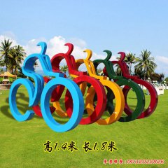 不銹鋼烤漆騎車(chē)人物抽象雕塑