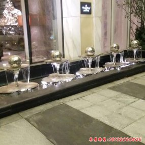 不銹鋼跌水景觀雕塑