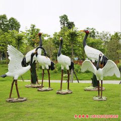 站立仙鶴雕塑